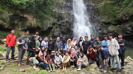 Kembalinya Keramaian di Air Terjun Manggis Setelah Diperbaikinya Kembali Aksesnya